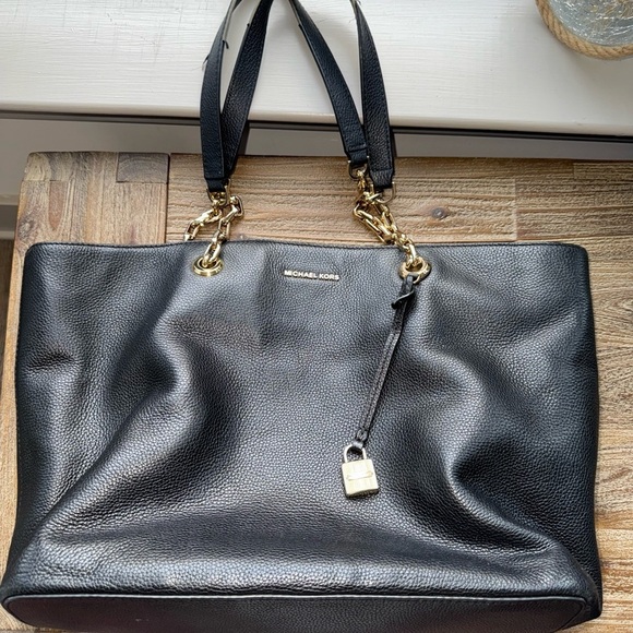 Michael Kors Mercer Medium Top Zip Multifunction Tote - Black Pebbled Leather - Picture 4 of 15